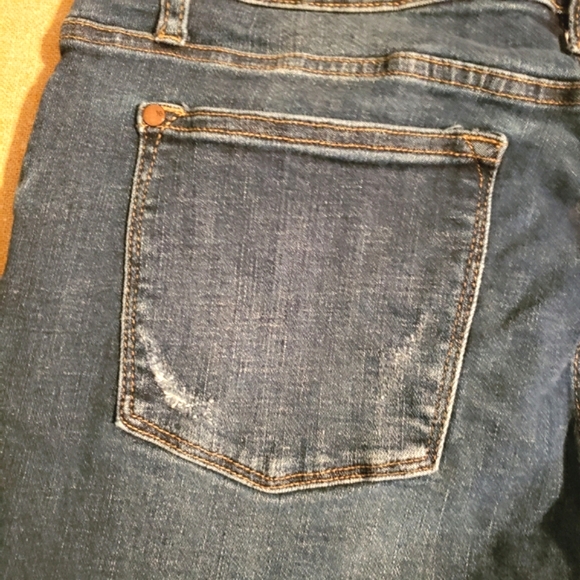 Judy Blue High-Rise Jean Capris Med Wash Denim With Factory Distressing Sz 15/31 - Picture 8 of 12
